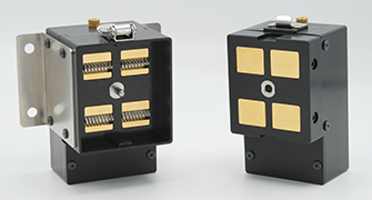 手探り作業で嵌合可能なコネクタ